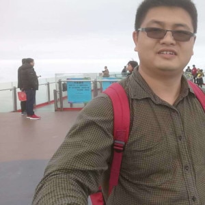 Asian man yujianlong is looking for a partner