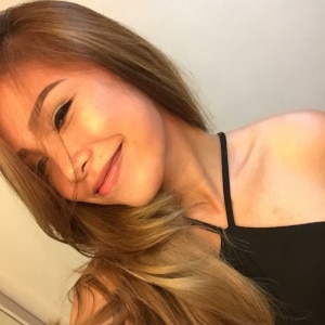 Asian woman olivia_ is looking for a partner