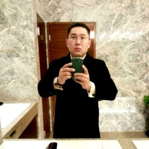 Asian man houdi is looking for a partner